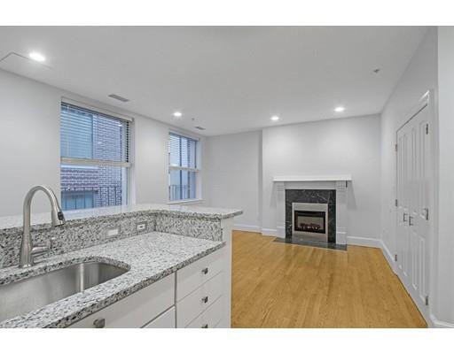 Building Photo - 140 Boylston St