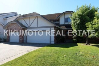 Building Photo - Riverlake 4 bedroom, 3 bath, 3 car home
