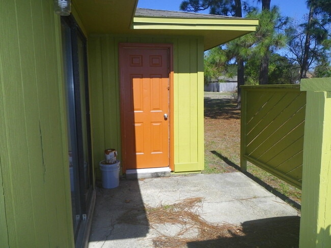 Building Photo - 1610 Green Briar Pkwy