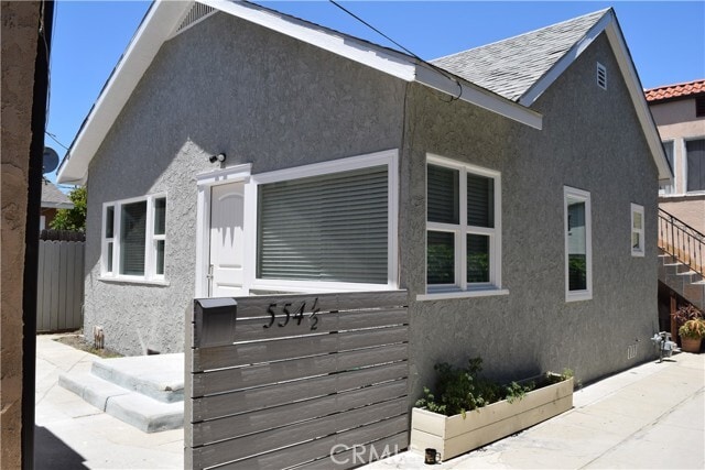 Building Photo - 552 W 22nd St