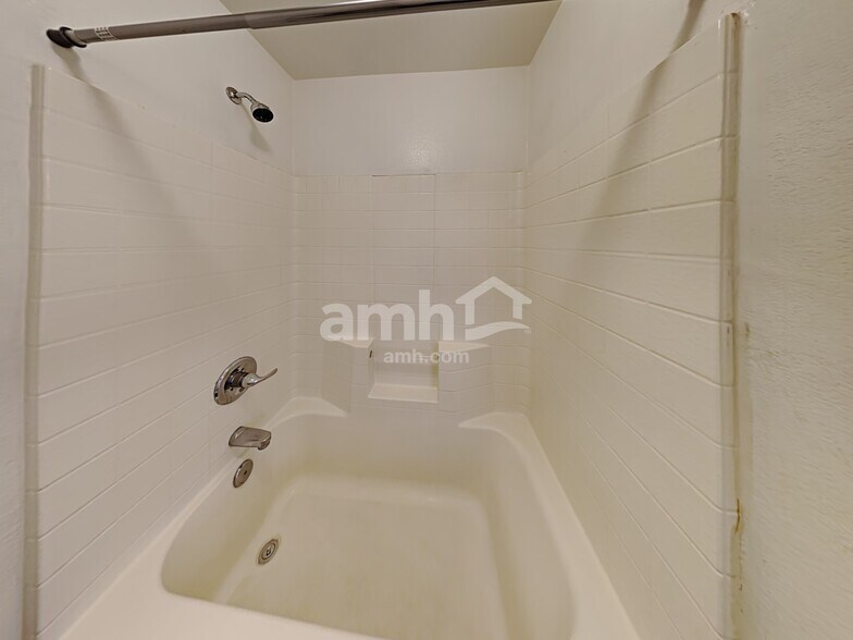 Building Photo - 12566 W Cheery Lynn Rd