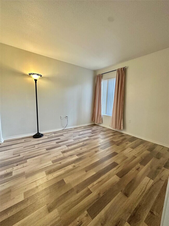 Building Photo - 2371 NW 33rd St