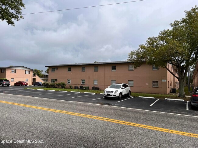 Building Photo - 1715 Dixon Blvd