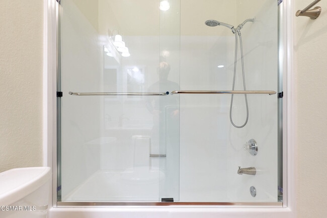 Building Photo - 150 Los Angeles Ave