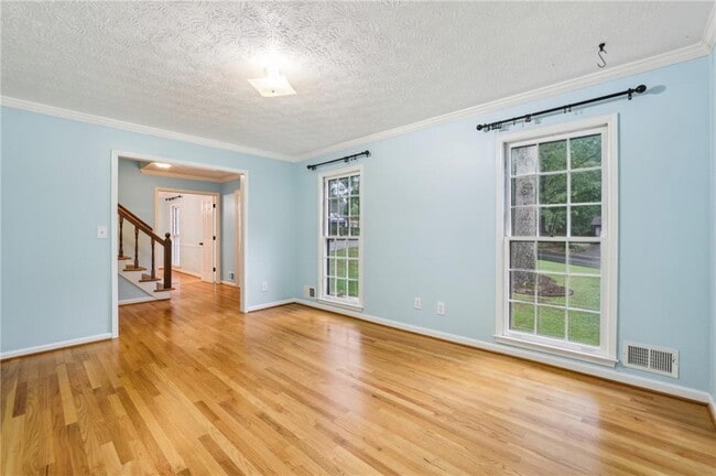 Building Photo - 2063 Six Branches Dr