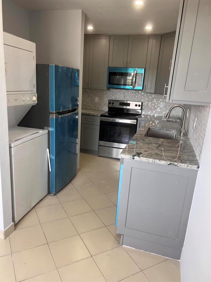 Building Photo - 1051 Orange Ter