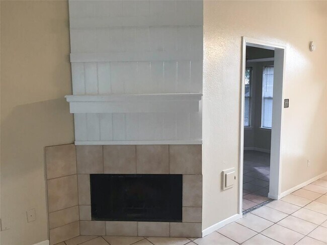 Building Photo - 6403 Garden Canyon Dr