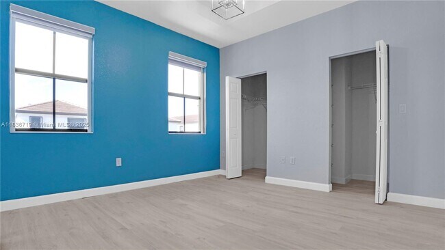 Building Photo - 3439 W 106th Terrace