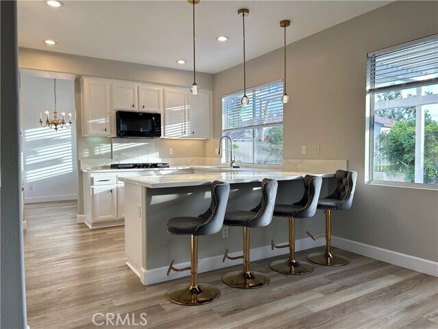 Building Photo - 10 Via Onza