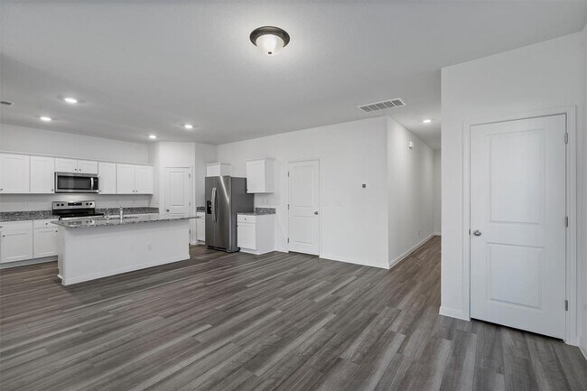 Building Photo - 112 Pronghorn St