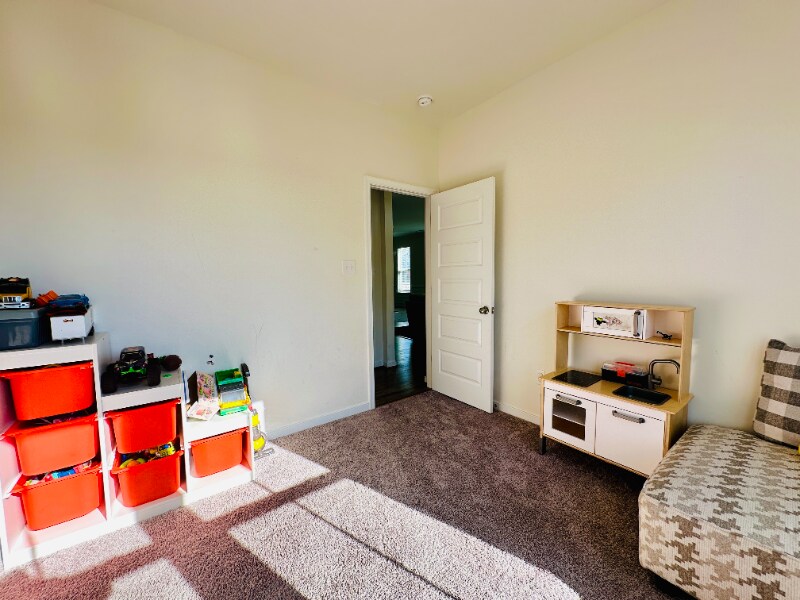 Building Photo - 4001 Tin Roof Way