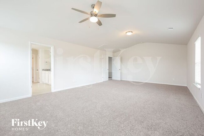 Building Photo - 510 Hillpark Ln