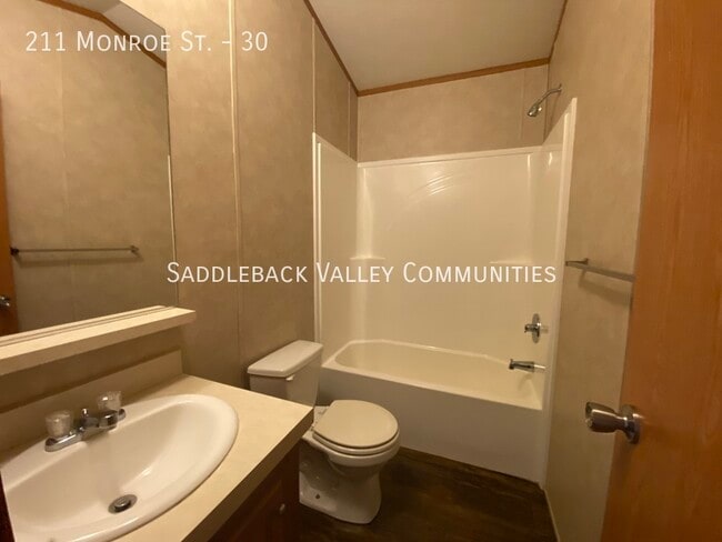 Building Photo - 211 Monroe St