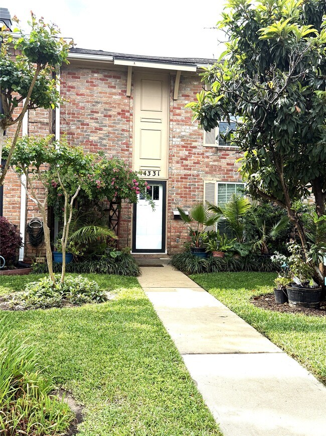 Building Photo - 14331 Still Meadow Dr