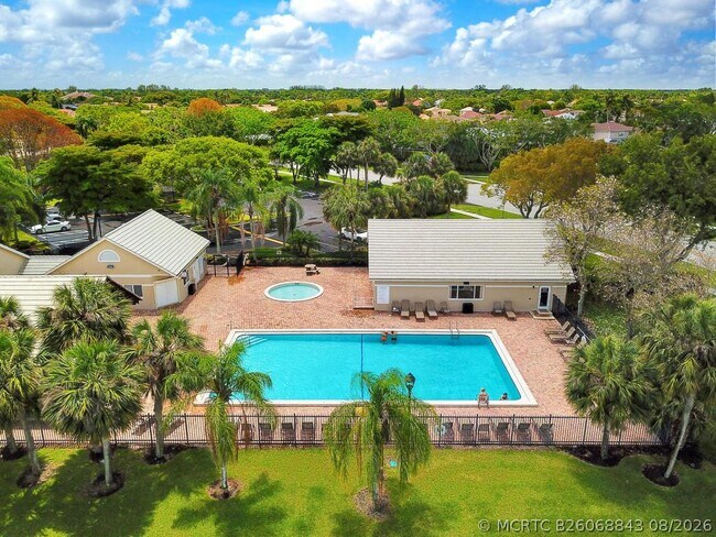 Building Photo - 10798 Cypress Bend Dr