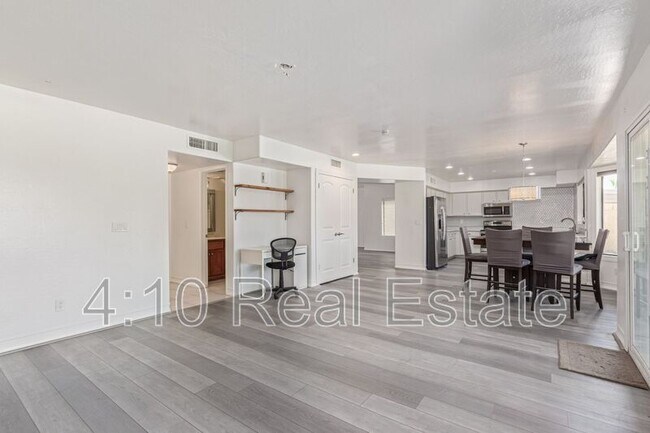 Building Photo - 1531 E Vaughn Ave