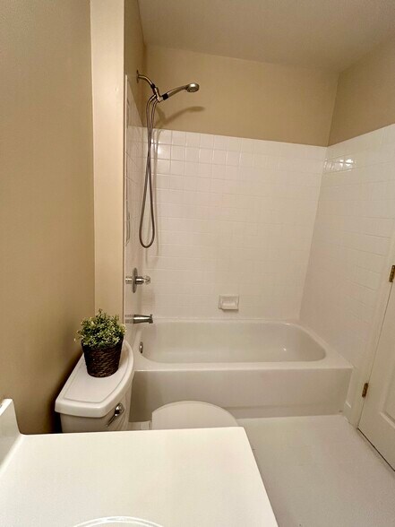 Building Photo - 603 Trout Run Ct