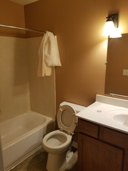 Building Photo - 501 Chandler Pl