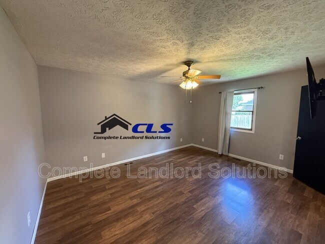 Building Photo - 2972 Kings Ct