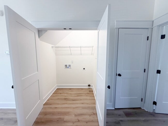 Building Photo - Spacious 3-Bedroom Townhome at Highbury | Modern Living Near Tennessee Tech