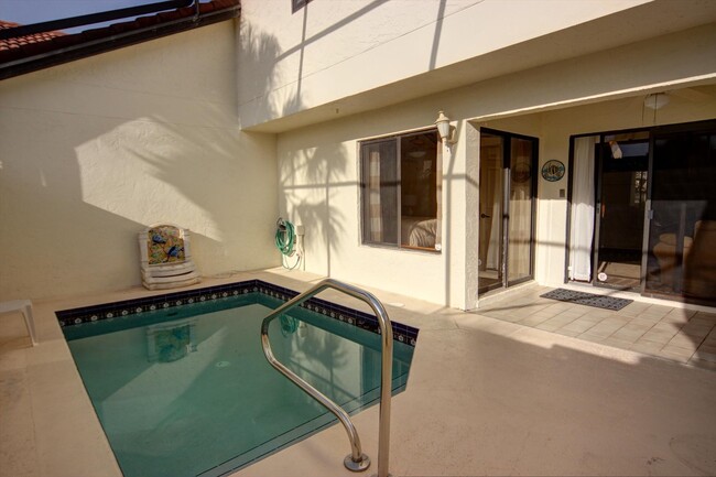 Building Photo - 508 Sea Oats Dr
