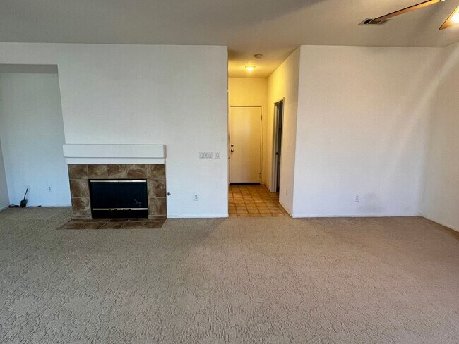 Building Photo - Spacious 4-Bedroom Murrieta Home with Loft & 3-Car Garage