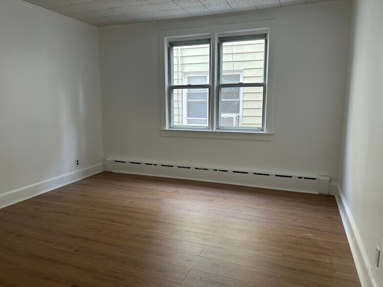 Building Photo - 34 Sand St