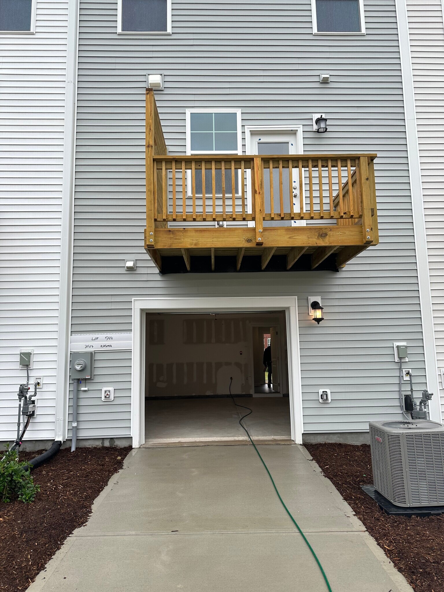 Building Photo - 2517 Kasota Ln