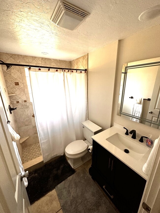 Building Photo - 1129 Riviera St