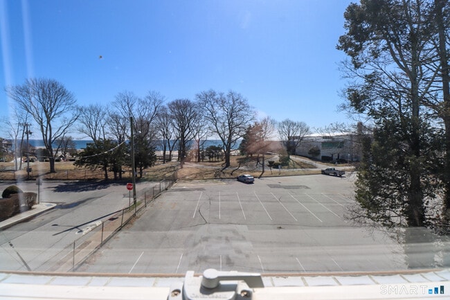 Building Photo - 10 Park St