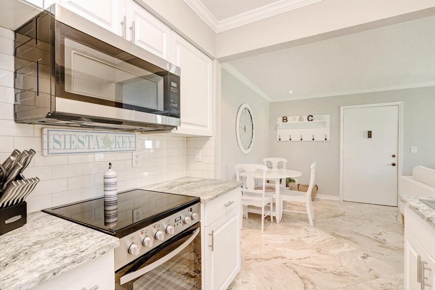 Kitchen - 5683 Midnight Pass Rd