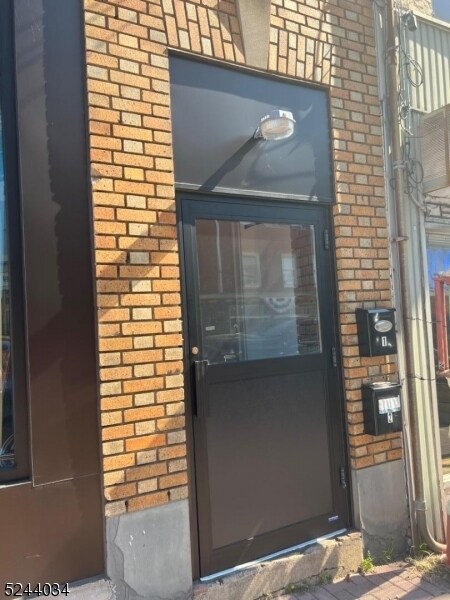 Primary Photo - 50 W Main St