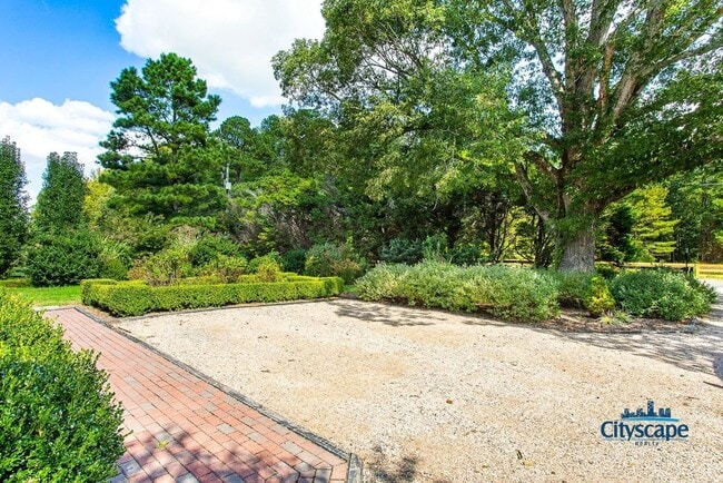 Building Photo - HISTORIC FARMHOUSE ON AN ACRE IN MANAKIN