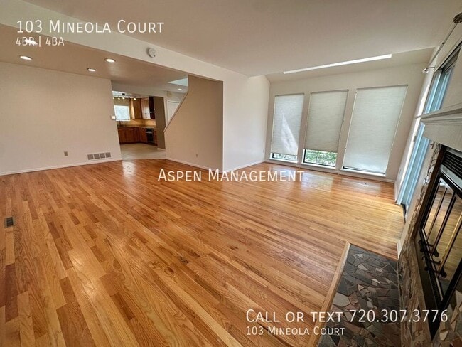 Building Photo - 103 Mineola Ct