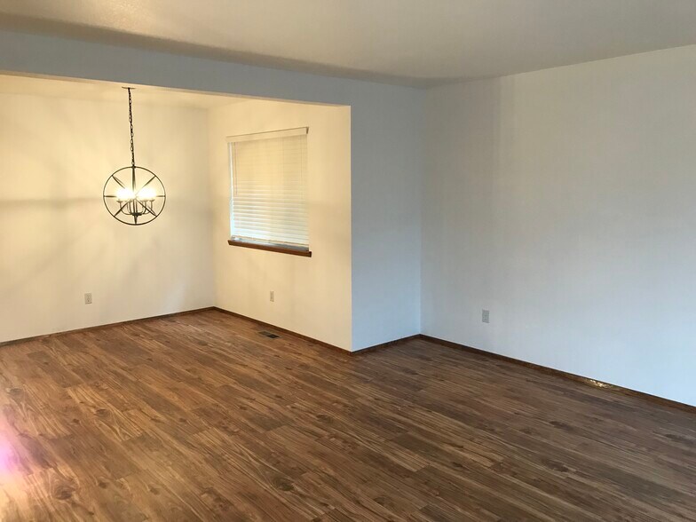 Living/Dining Room - 1117 Ttereve Dr