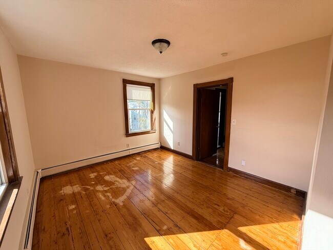 Building Photo - 5 Oakland St