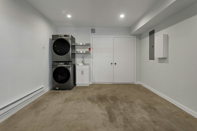 Building Photo - 187 West Ave