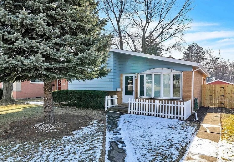 Building Photo - 11011 W Roosevelt Rd