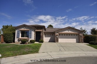 Building Photo - 204 Dodd Pl