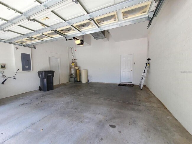 Building Photo - 12825 Castlemaine Dr