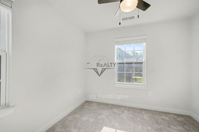 Building Photo - 1101 Rampart Dr