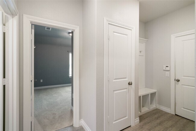 Building Photo - 67 Pioneer Canyon Pl