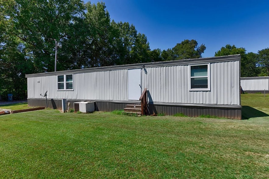 Building Photo - 415 W Limestone Rd