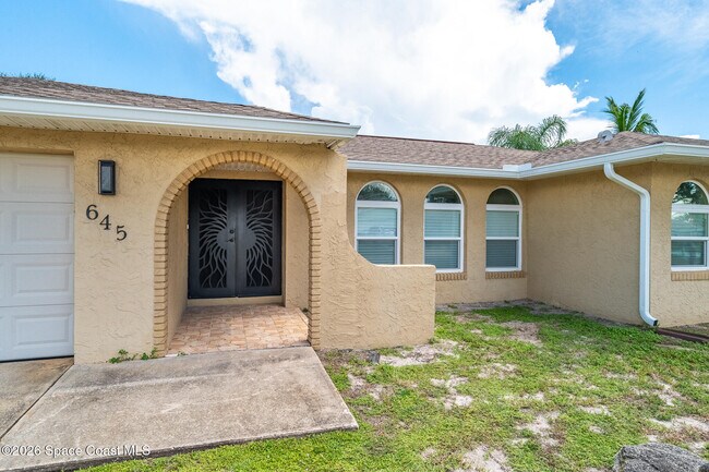 Building Photo - 645 Caiman St