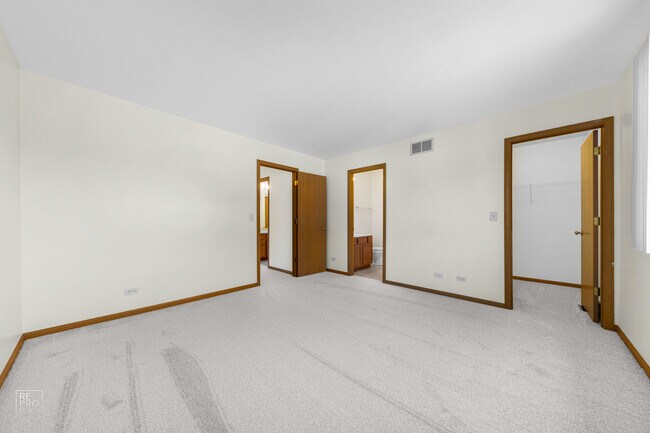 Building Photo - 959 Ellsworth Dr