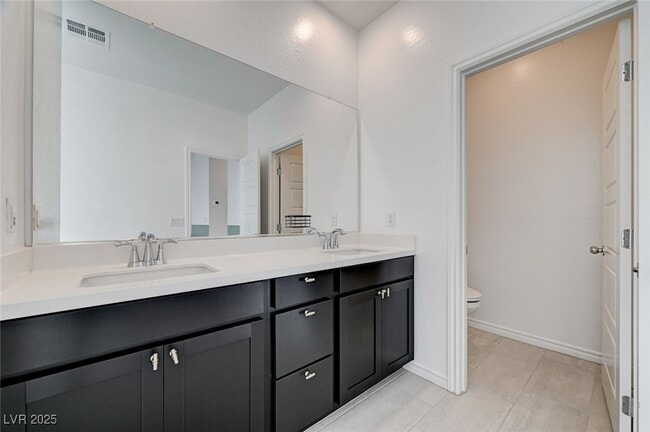 Building Photo - 600 Carriage Hill Dr