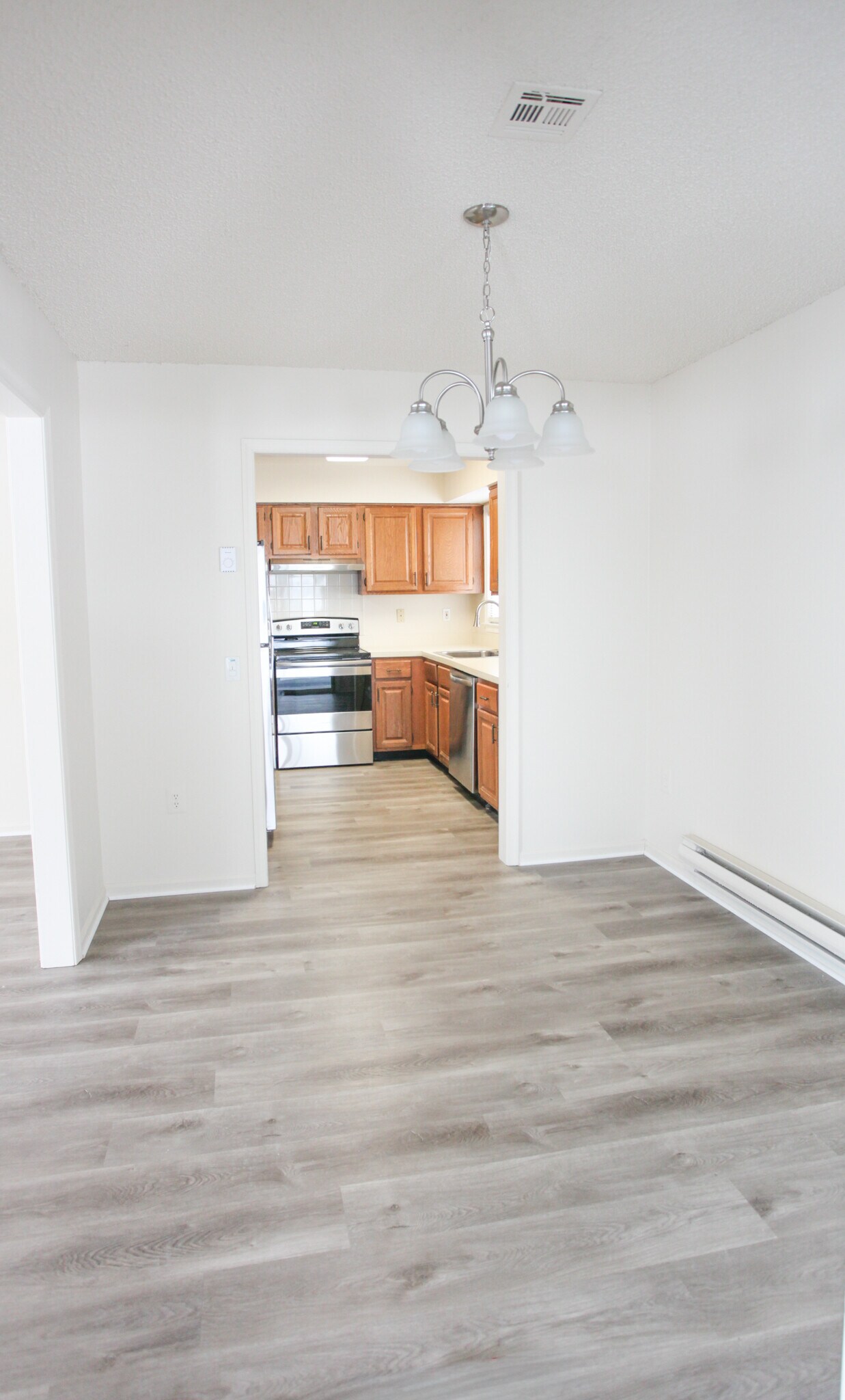 Building Photo - 655C Yale Way