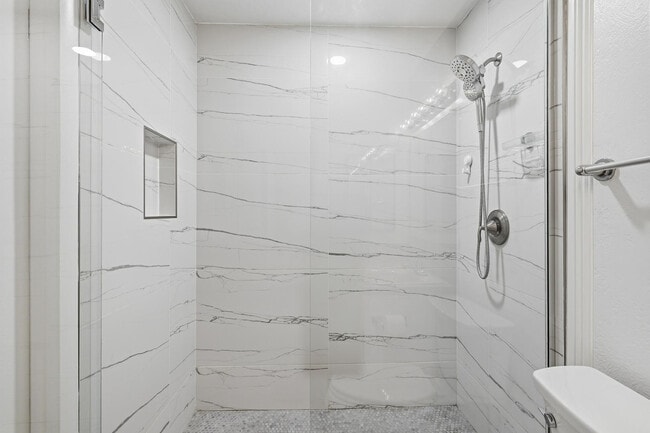 Building Photo - 8639 E Virginia Ave