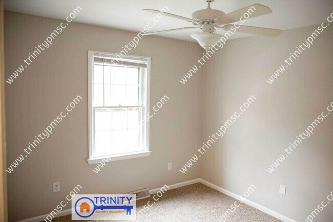 Building Photo - Must See! Beautiful Two Bedroom