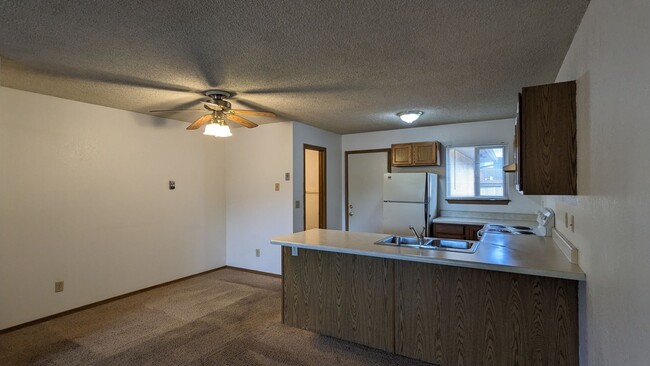 Building Photo - 1299 Vondelpark Dr